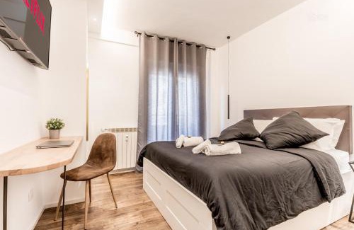 Quartiere XXIV Don Bosco Apartment | LoungeFloor Metro A Netflix & Wi-Fi