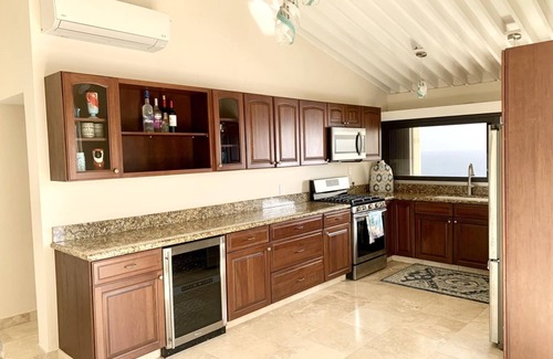 Estate Lovenlund Condo | Love the View, Skip the Blackouts 💡 Oceanview Condo With Automatic Generator!