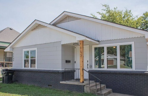 Sapulpa Condo | Lovely 1 Bedroom Duplex with King Bed