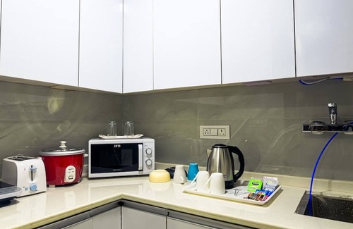Gurugram Apartment | Lovely 1 bhk serviced apartment with balcony