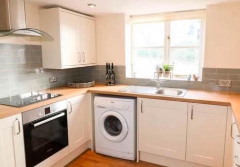 Twywell House | Lovely 2 Bed Victorian Cottage, Denford NN14