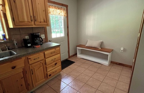Pittsfield Apartment | Lovely 2-bedroom apartment onlyn20 minutes from the All-Star Village!