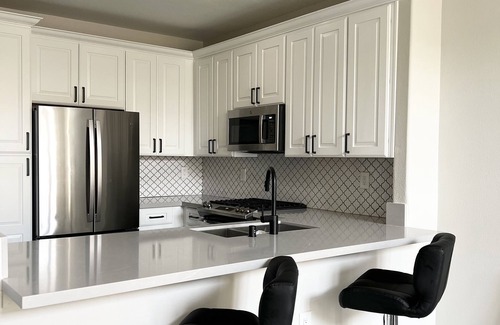 Topanga House | Lovely 3 bdrm 1mile to Beverly Center and The Grove