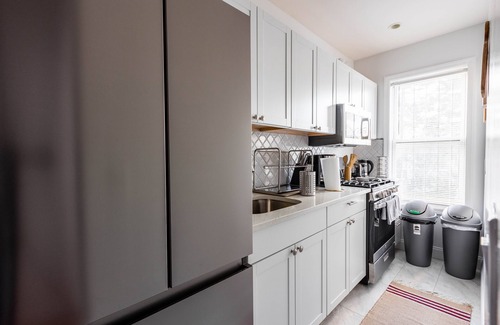 Bedford-Stuyvesant Apartment | Lovely 3-bedroom with free street parking