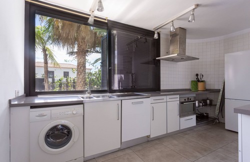 San Miguel de Abona Villa | Lovely 4 Bed Villa to rent in Amarilla Golf with heated pool and sea views