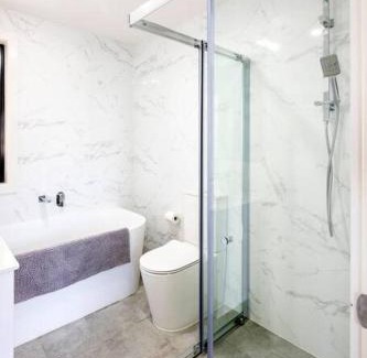 Bardia House | Lovely 4 bedrooms house to Ed station