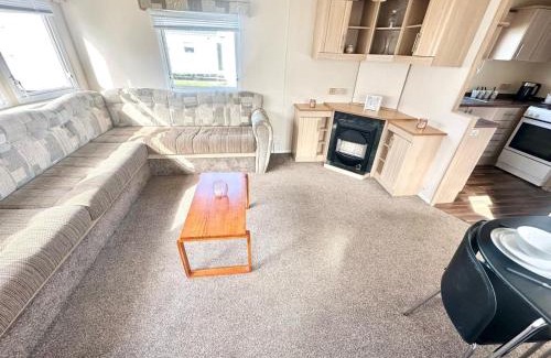 Leysdown-on-Sea Other | Lovely 8 Berth Caravan At Harts Holiday Park In Kent Ref 74066B