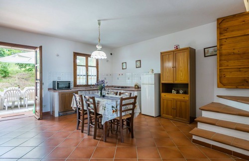 Castellina Marittima Apartment | Lovely apartment for 10 people with WIFI, pool, TV, terrace, pets allowed and panoramic view