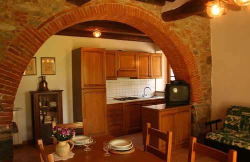 Castiglion Fiorentino Apartment | Lovely apartment for 4 guests with WIFI, pool, TV and pets allowed, close to Cortona