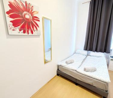 Erdberg Apartment | Lovely Apartment - 15 Min from Airport & City Center, 5 Min from Vienna Main-Bus Station EZ10b