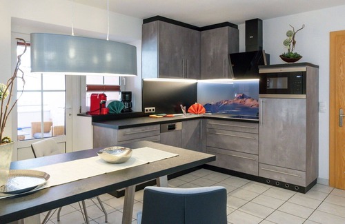 Runhof Apartment | Lovely apartment for 5 guests with WIFI, TV, balcony, pets allowed and parking