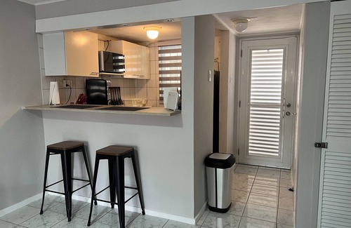 Willemstad Condo | Lovely apartment, big beautiful pool and possibility of renting a car.