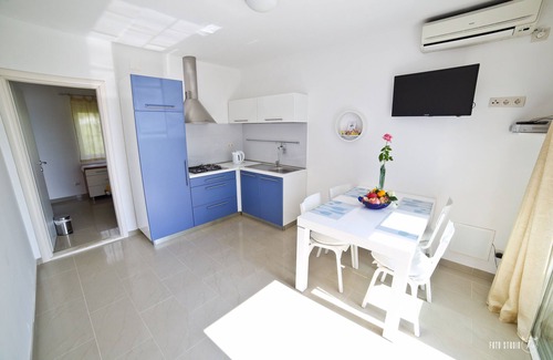 Orebic Apartment | Lovely apartment by the sea with seaview balcony