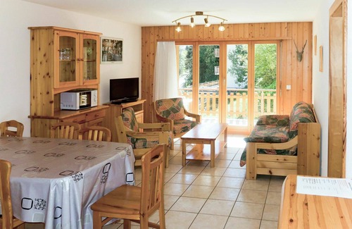 Granges Apartment | Lovely apartment for 8 guests with WIFI, TV, balcony, pets allowed and panoramic view