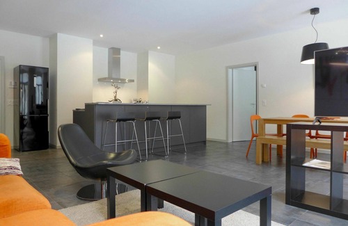 Central Interlaken Apartment | Lovely apartment for 4 people with WIFI, TV, balcony and panoramic view