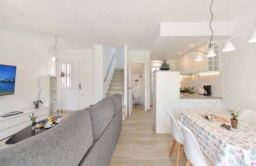 Pasito Blanco Apartment | Lovely apartment for 4 people with A/C, pool, WIFI, TV and patio