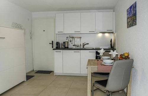 Orselina Apartment | Lovely apartment for 2 guests with WIFI, TV and patio