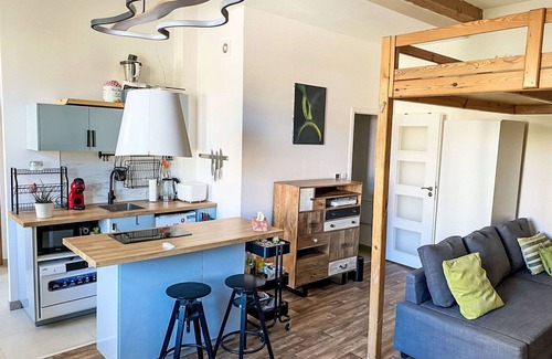 Holesovice Apartment | Lovely apartment for 2 people with WIFI and pets allowed