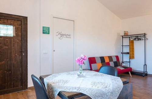 Donato Apartment | Lovely apartment for 2 people with terrace, pets allowed and parking