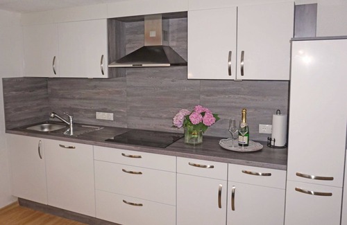 Wenns Apartment | Lovely apartment for 4 guests with WIFI, TV, patio and pets allowed