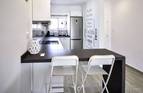 Les Deveses Apartment | Lovely apartment for 4 people with A/C, WIFI and TV