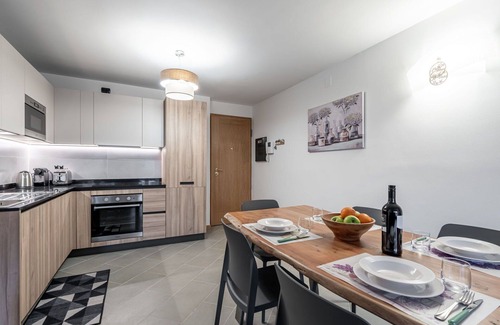 Alba Apartment | Lovely apartment for 5 guests with hot tub, WIFI, TV and balcony