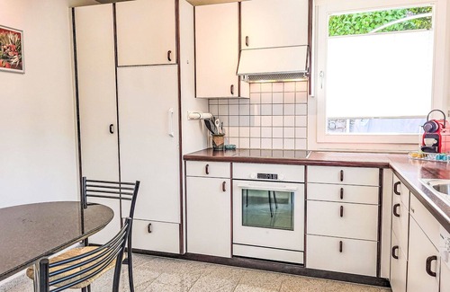 Vira Apartment | Lovely apartment for 5 people with pool, WIFI, TV and patio