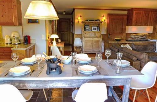 Lens Apartment | Lovely apartment for 6 guests with WIFI, TV, balcony and pets allowed