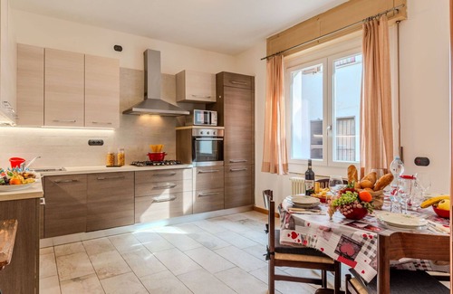Dongo Apartment | Lovely apartment for 6 people with WIFI, TV and terrace