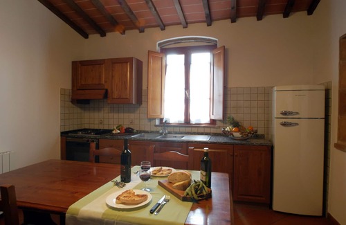 Montaione Apartment | Lovely apartment for 8 people with pool, WIFI, A/C, TV and pets allowed, close to San Gimignano
