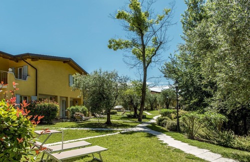 Crociale Apartment | Lovely apartment for 6 guests with WIFI, pool, A/C, TV, balcony, pets allowed and parking