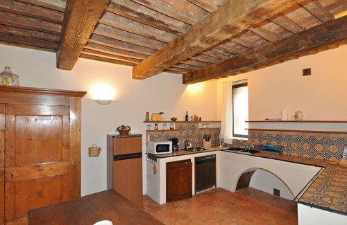 Umbertide Apartment | Lovely apartment for 4 people with WIFI, A/C, pool, TV, panoramic view and parking
