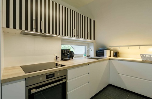 Balatonszarszo Apartment | Lovely apartment for 7 guests with WIFI, A/C, TV and terrace