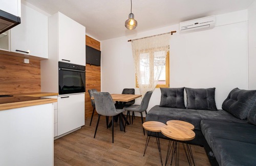Gornji Karin Apartment | Lovely apartment in Gornji Karin