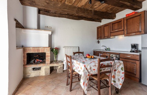 Arcidosso House | Lovely apartment in villa for 2 people with patio, pets allowed and panoramic view