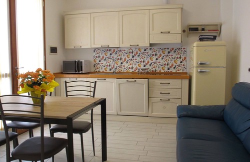 Lido di Volano House | Lovely apartment in villa for 4 guests with A/C, WIFI, TV, terrace and parking