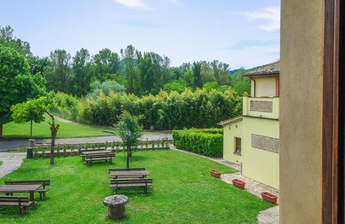 Montone Apartment | Lovely apartment in Montone with WiFi