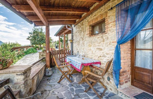 Volterra Apartment | Lovely Apartment In Prato Dera Pi