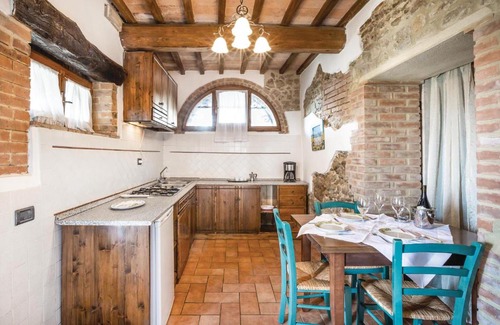 Volterra Apartment | Lovely Apartment In Prato Dera Pi