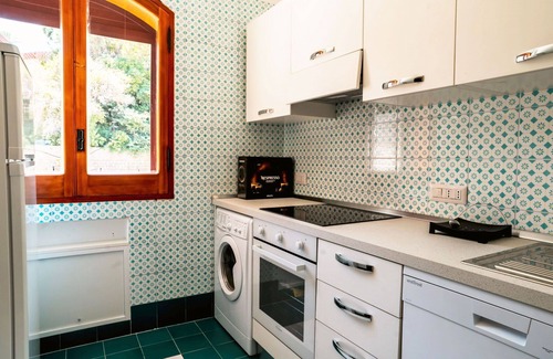 Caronia House | Lovely apartment in villa for 5 people with WIFI, TV, balcony and pets allowed