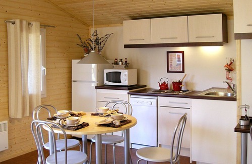 Beynat House | Lovely apartment in villa for 4 people with pool, WIFI, TV, terrace and pets allowed