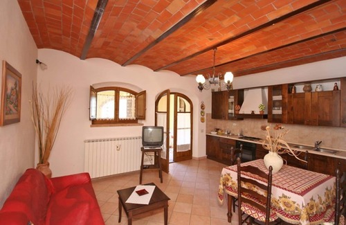 Gallina Apartment | Lovely apartment for 4 guests with WIFI, pool, TV and panoramic view, close to Montepulciano