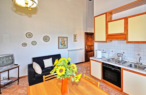 San Gimignano Apartment | Lovely apartment for 2 guests with pool, A/C, WIFI, TV, patio and panoramic view