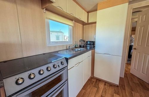Winestead House | Lovely caravan at Sand le Mere Holiday Park in Yorkshire ref 71110TD