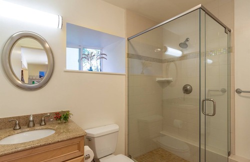 Mill Valley House | Lovely detached studio with mtn view, walking distance to town and hiking trails