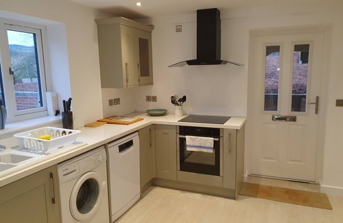 Ludwel Cottage | Lovely dog friendly cottage 4 miles from Ludlow with feature oak glass gable.