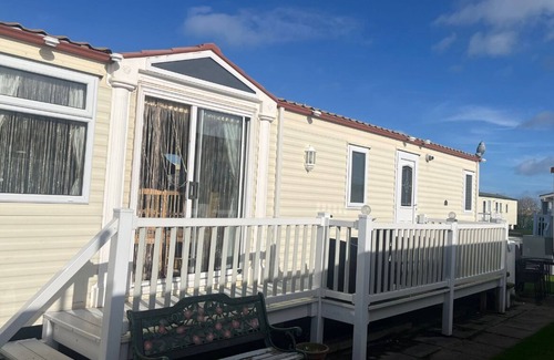 Towyn House | Lovely family caravan No pets lots of things to do beach access