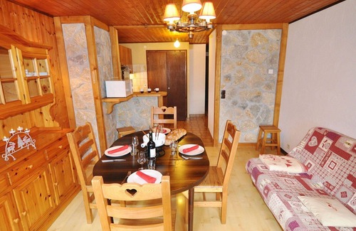 La Chapelle-d'Abondance Apartment | Lovely apartment for 6 people with WIFI, TV, balcony and pets allowed