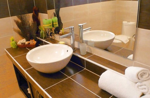 Sosua House | Lovely Holiday Room/Bath in Villa +tropical garden