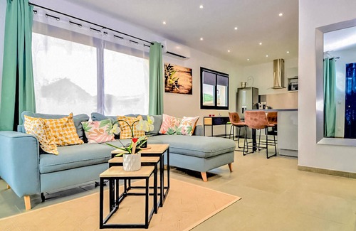 Vallon-Pont-d'Arc House | Lovely home in Vallon-Pont-d'Arc